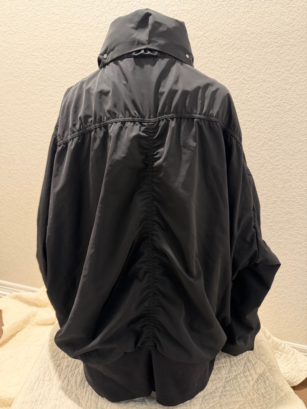 Athleta Point Reyes Bomber Jacket Black Hooded Ruched Oversized 3X - Picture 3 of 9